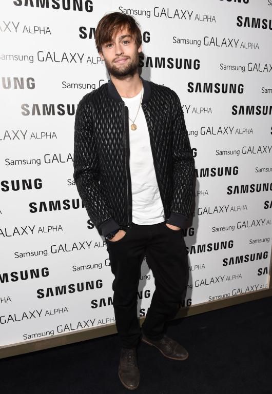 Douglas Booth!  bntpal_1463989639_27