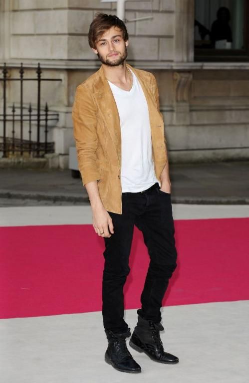 Douglas Booth!  bntpal_1463989640_18